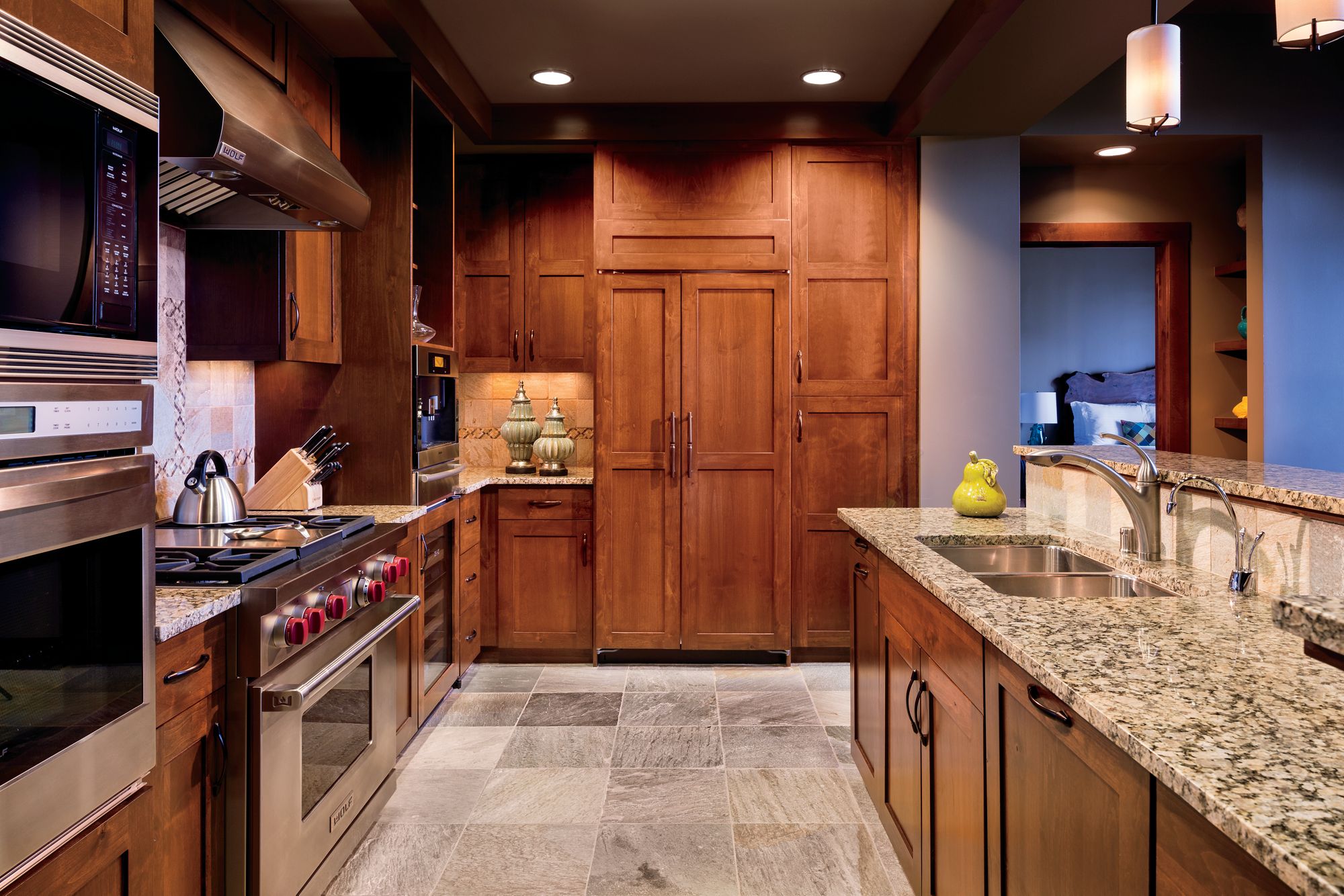 ritz-carlton-northstar-lake-tahoe-trh-kitchen2-rclatah_00355
